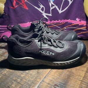 New KEEN Women's NXIS Speed Low Height Vented Hiking Shoes 9.5